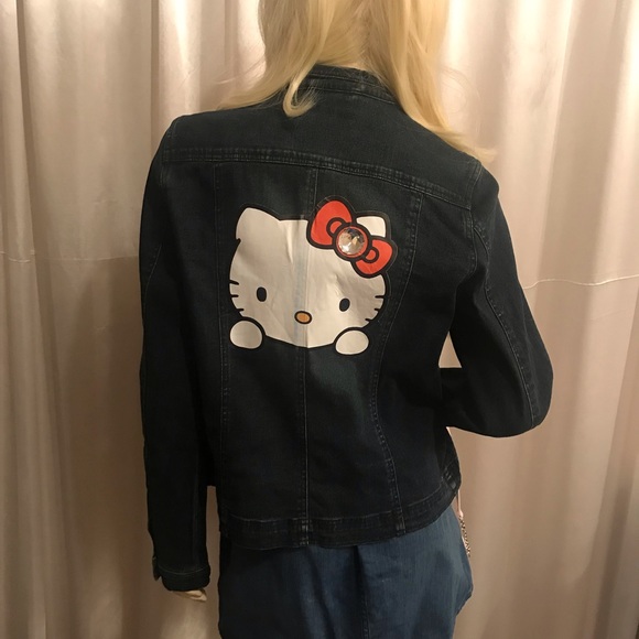 Adorable vintage y2k custom hello kitty jean jacket 🍒❤️ - Picture 4 of 13